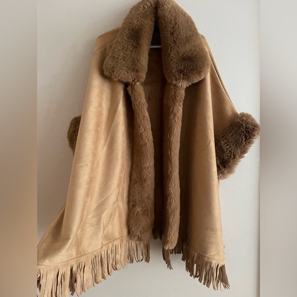 NWOT Suede, Fringe, and Fur!  For your Winter Western Wear 🤎🤠 - Picture 7 of 8